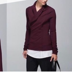 Lululemon coveted Bordeaux Drama Bhakti jacket